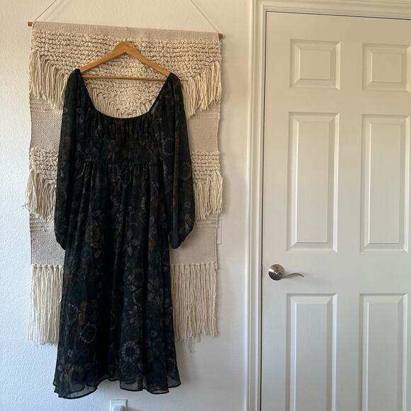 Slate & Willow Square Neck Printed Midi Dress - Picture 10 of 10